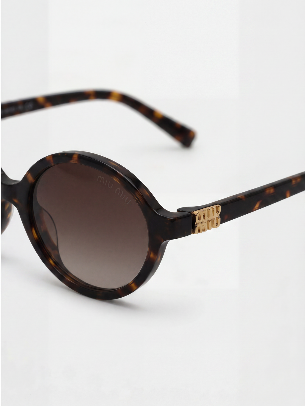 Gafa de Sol Miu Miu Ovalada